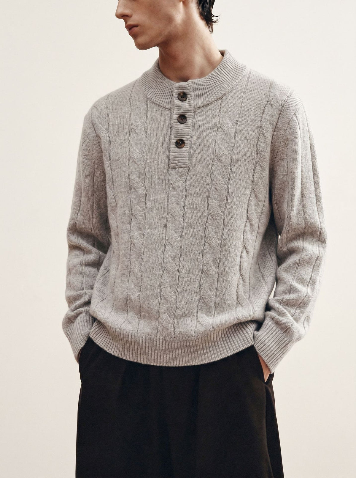 Round neck loose sweater for men